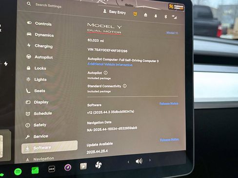 Used 2022 Tesla Model Y Performance image 25