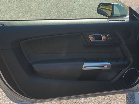 Used 2019 Ford Mustang GT Premium RWD image 11