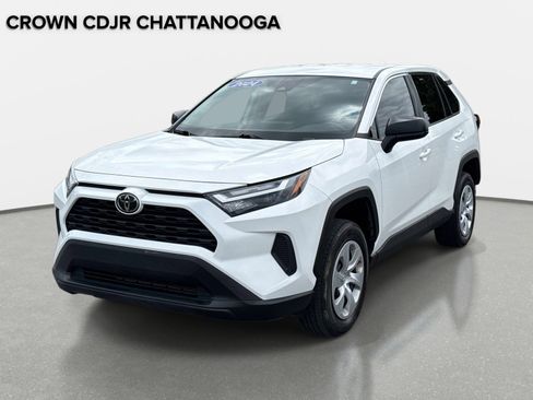 Used 2024 Toyota RAV4 LE FWD image 9