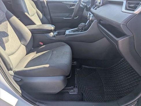 Used 2021 Toyota RAV4 XLE image 21