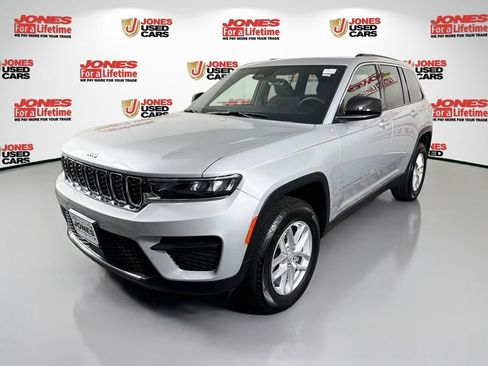 Used 2025 Jeep Grand Cherokee Laredo X AWD/4WD image 12