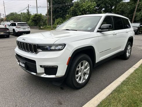Used 2023 Jeep Grand Cherokee L Limited AWD/4WD image 4
