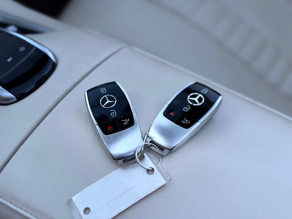 Used 2018 Mercedes-Benz S 560 Cabriolet image 31