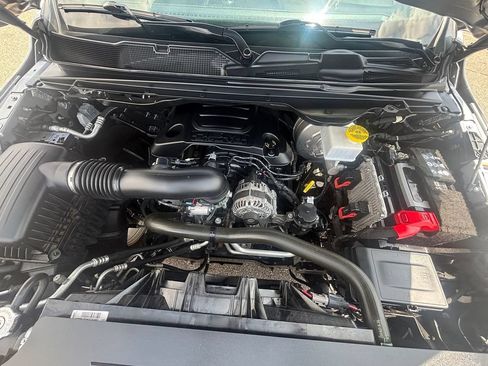 Used 2022 RAM 1500 Big Horn AWD/4WD image 7