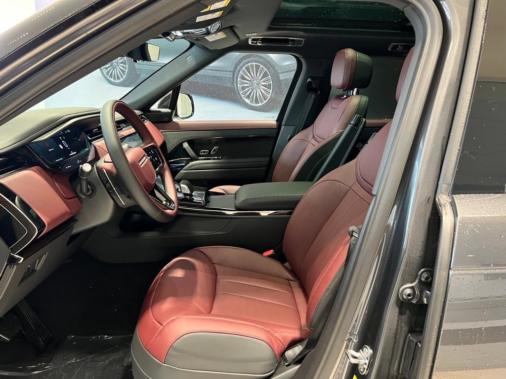 New 2025 Land Rover Range Rover Sport Dynamic SE AWD/4WD image 8