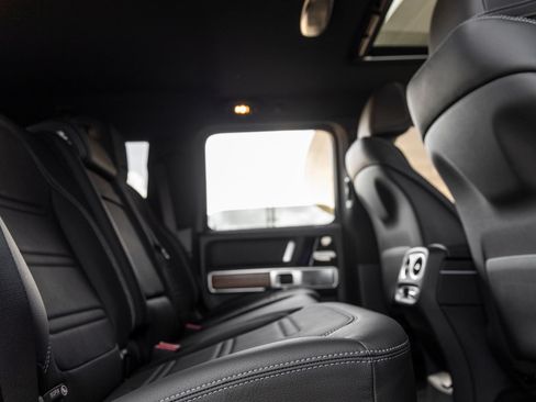 Used 2025 Mercedes-Benz G 550 image 41