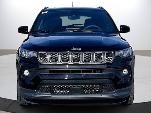 Certified 2025 Jeep Compass Latitude image 3