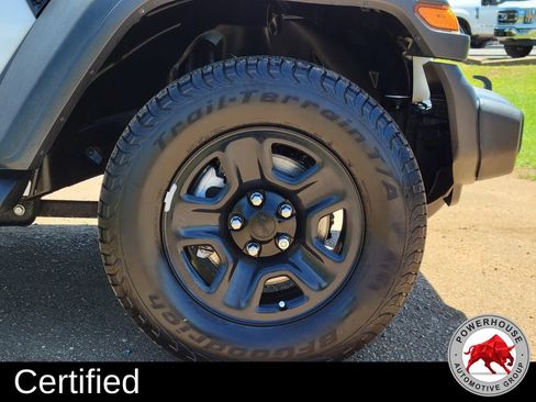 Used 2018 Jeep Wrangler Unlimited Sport AWD/4WD image 11