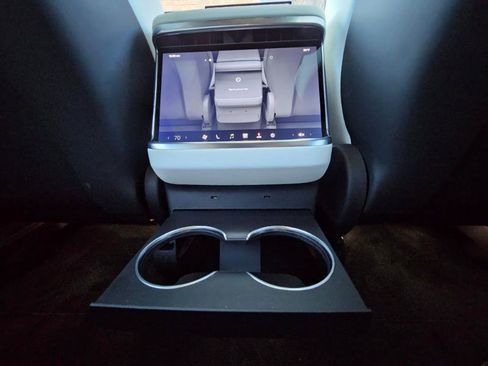 Used 2023 Tesla Model X image 63