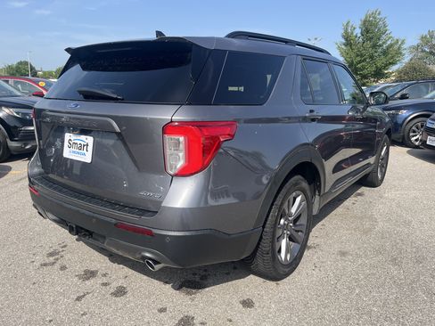 Used 2022 Ford Explorer XLT w/ Equipment Group 202A AWD/4WD image 5