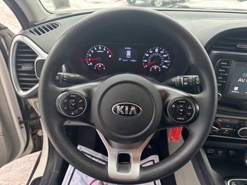 Certified 2020 Kia Soul LX image 11
