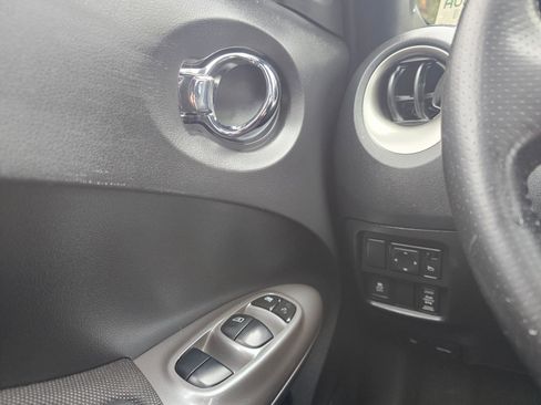 Used 2012 Nissan Juke SL image 31