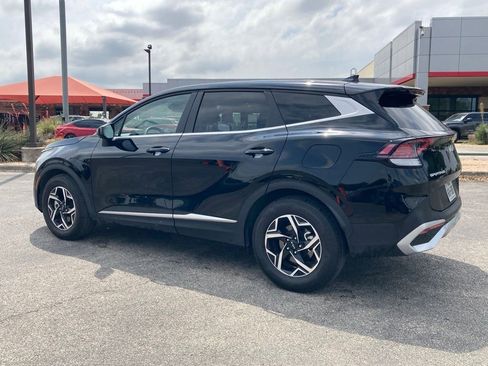 Used 2025 Kia Sportage LX FWD image 5