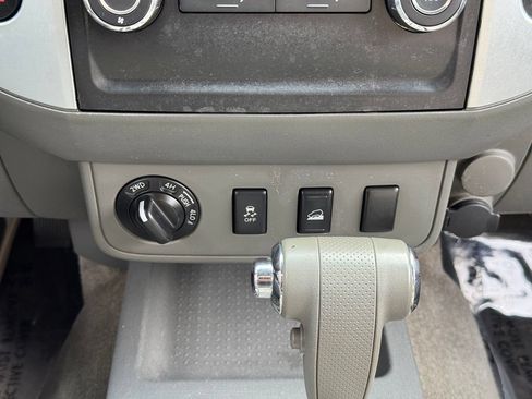 Used 2012 Nissan Frontier SV AWD/4WD image 14