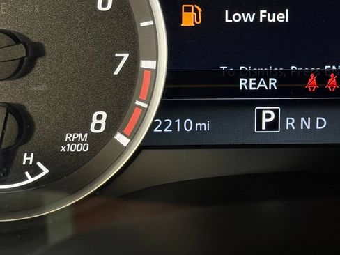 Used 2025 Nissan Frontier SV w/ SV Convenience Package RWD image 16
