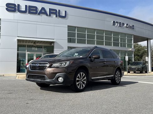 Used 2019 Subaru Outback 2.5i Touring w/ Popular Package #3A image 2