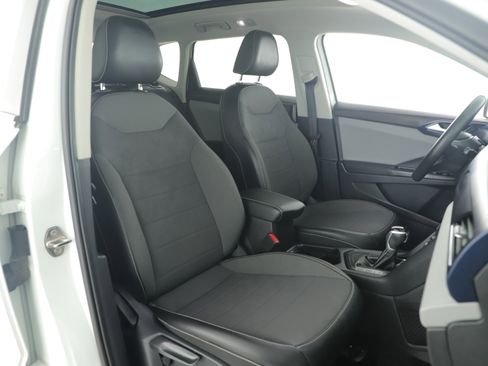 Used 2022 Volkswagen Taos SE image 13