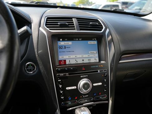 Used 2017 Ford Explorer Platinum AWD/4WD image 13