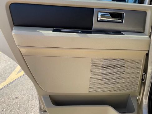 Used 2017 Ford Expedition Limited w/ Equipment Group 301A RWD image 34