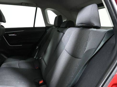 Used 2023 Toyota RAV4 XLE w/ Convenience Package image 4