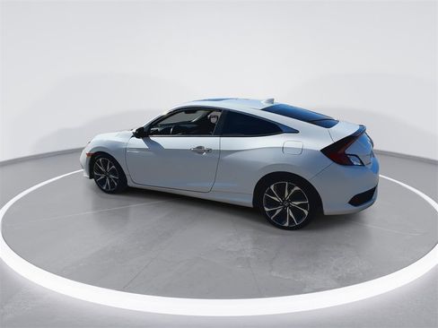 Used 2019 Honda Civic Touring image 8