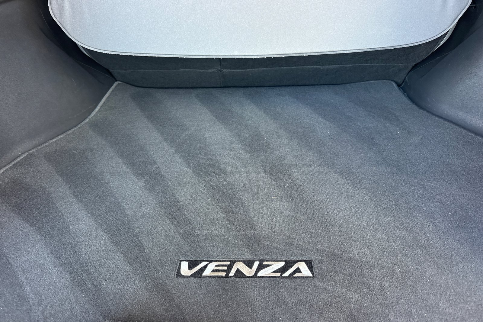Certified 2024 Toyota Venza XLE AWD/4WD image 19