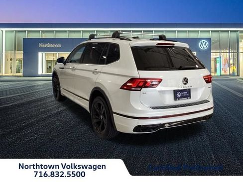 Certified 2024 Volkswagen Tiguan SE R-Line AWD/4WD image 4