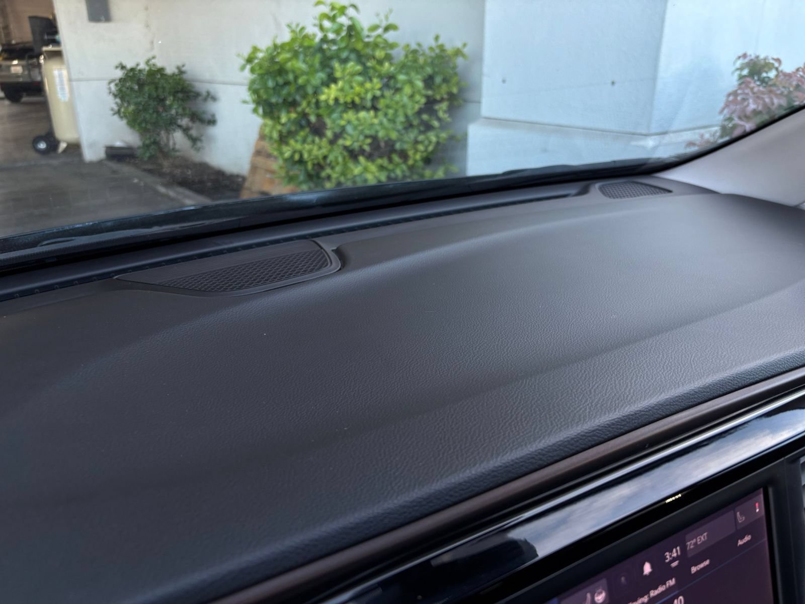 Used 2023 Chrysler Voyager LX FWD image 16
