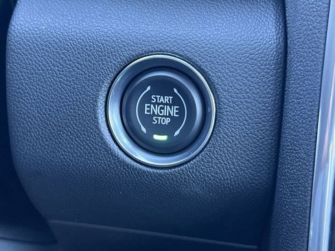 New 2026 GMC Acadia Elevation image 8