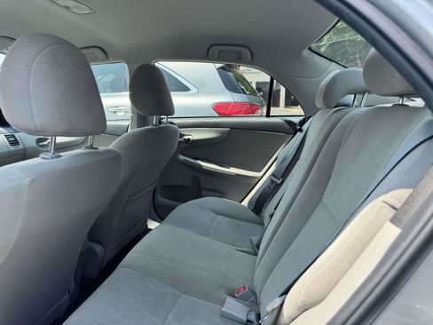 Used 2012 Toyota Corolla LE FWD image 8