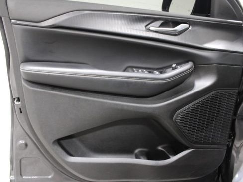 Used 2023 Jeep Grand Cherokee Altitude AWD/4WD image 17
