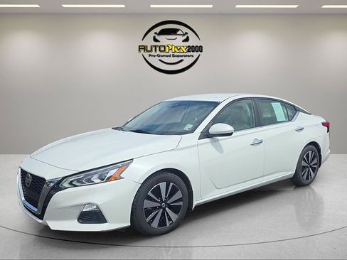 Used 2021 Nissan Altima 2.5 SV FWD image 3