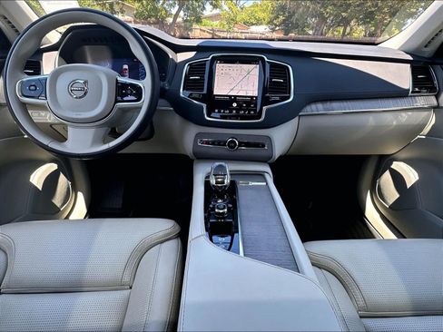 Used 2025 Volvo XC90 T8 Ultra w/ Protection Package Premier AWD/4WD image 17