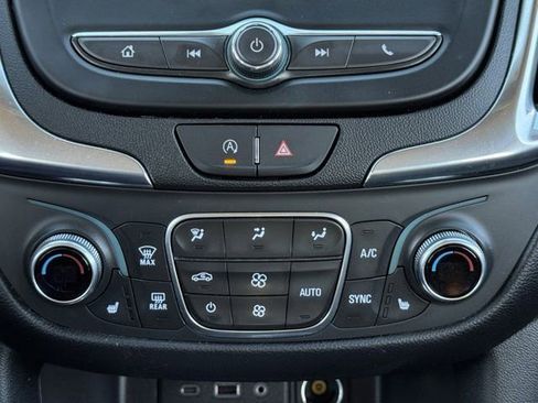 Used 2024 Chevrolet Equinox LT image 19