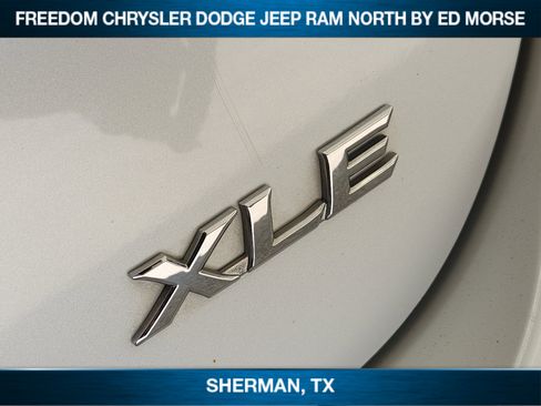 Used 2018 Toyota Camry XLE w/ Driver Assist Package image 8