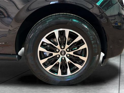 Used 2025 Ford Expedition Platinum AWD/4WD image 30