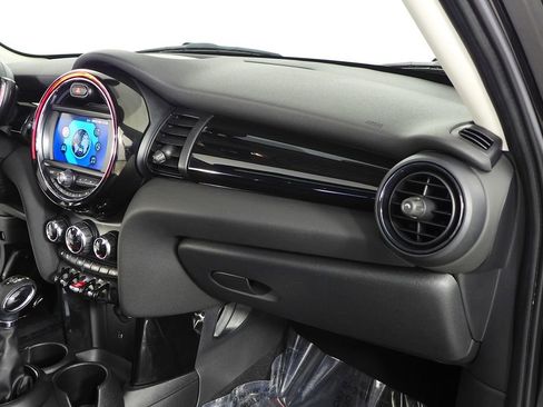 Used 2019 MINI Cooper 4-Door Hardtop image 14