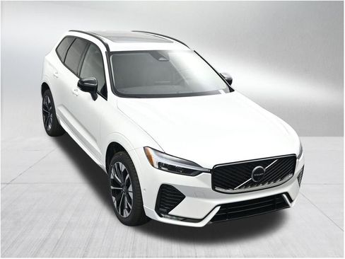 New 2026 Volvo XC60 B5 Plus AWD/4WD image 19