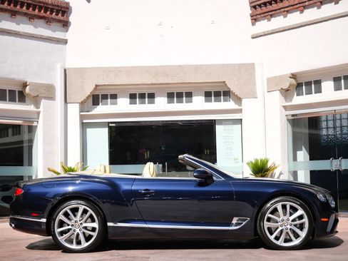 Used 2020 Bentley Continental GT image 5