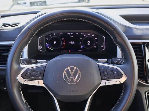 Certified 2022 Volkswagen Atlas SE image 21