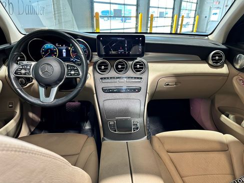 Used 2020 Mercedes-Benz GLC 300 4MATIC image 6