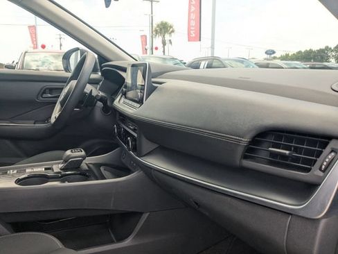 Used 2024 Nissan Rogue S FWD image 33