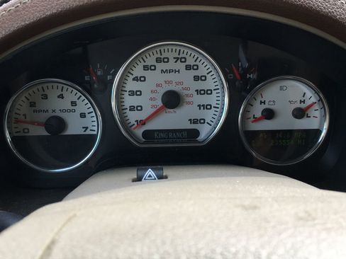 Used 2005 Ford F150 King Ranch AWD/4WD image 2