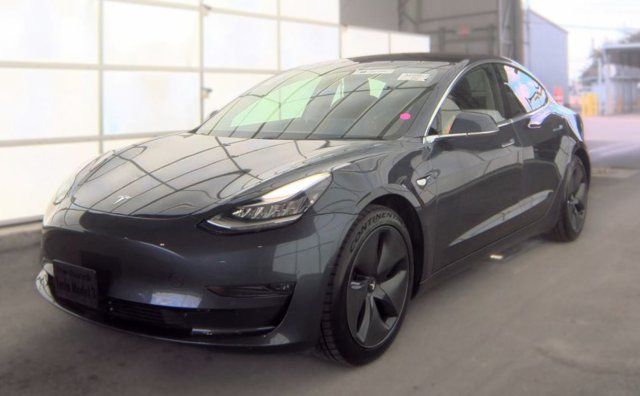 Used 2018 Tesla Model 3 Long Range RWD image 1
