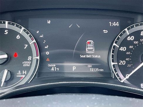 Used 2020 Toyota Highlander XLE image 23