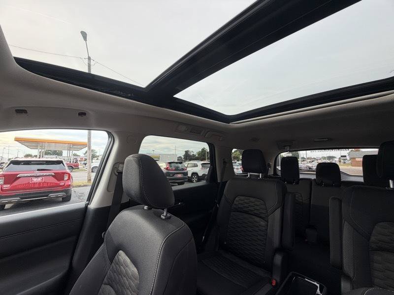 Used 2022 Nissan Pathfinder SV w/ SV Premium Package AWD/4WD image 33