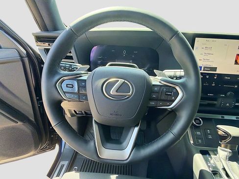 Used 2025 Lexus GX 550 w/ Accessory Package (2T) image 38