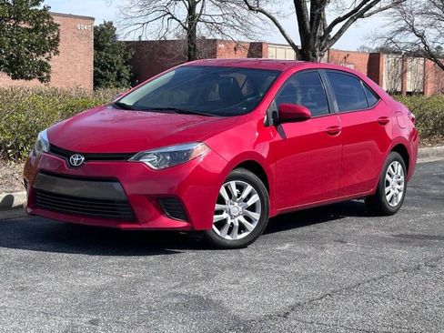 Used 2016 Toyota Corolla LE FWD image 1