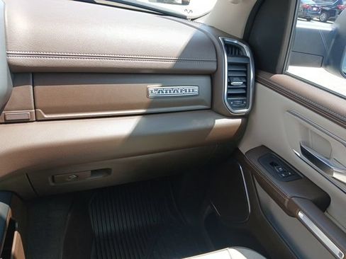 Used 2025 RAM 1500 Laramie AWD/4WD image 37