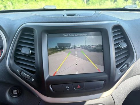 Used 2016 Jeep Cherokee Limited AWD/4WD image 13
